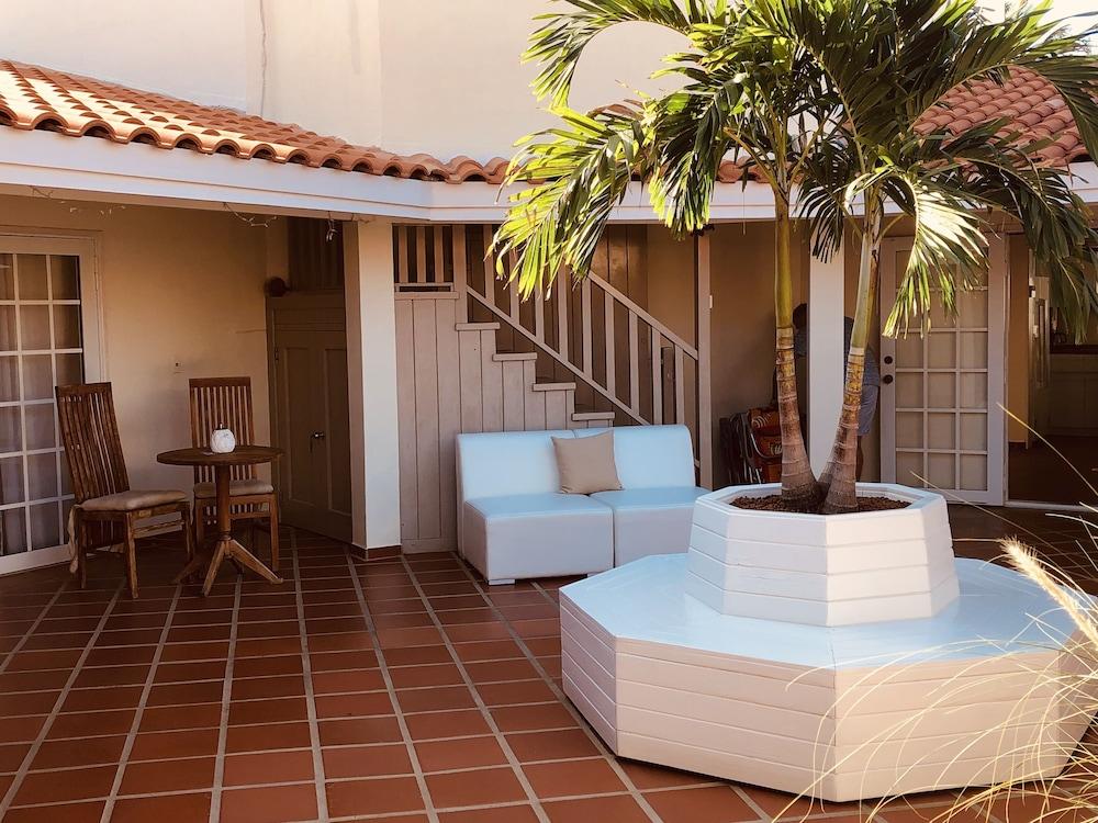Karibu Aruba Boutique Hotel شاطئ بالم المظهر الخارجي الصورة