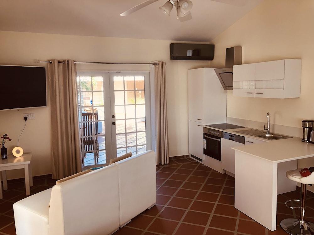Karibu Aruba Boutique Hotel شاطئ بالم المظهر الخارجي الصورة