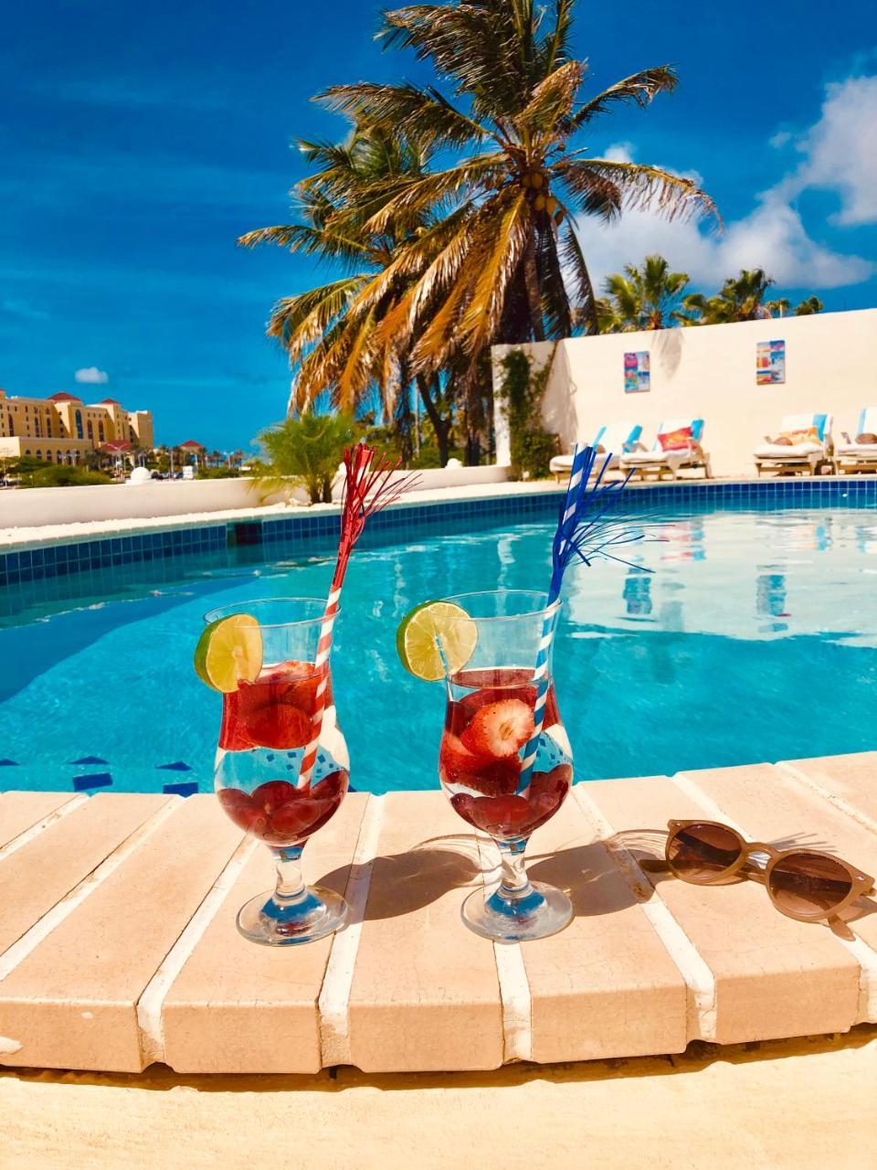 Karibu Aruba Boutique Hotel شاطئ بالم المظهر الخارجي الصورة