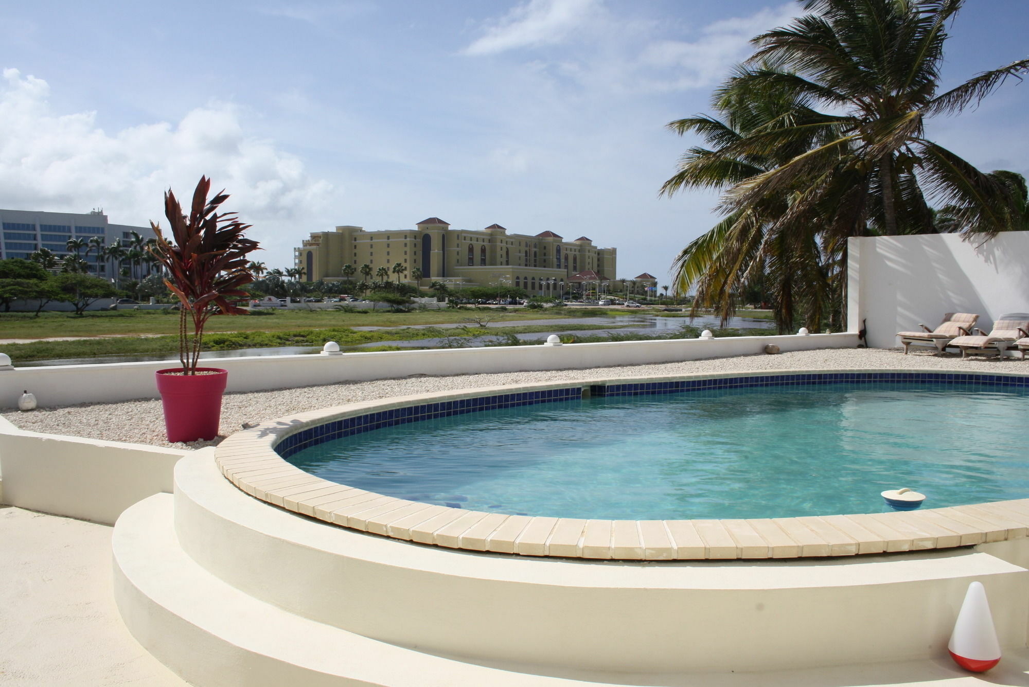 Karibu Aruba Boutique Hotel شاطئ بالم المظهر الخارجي الصورة