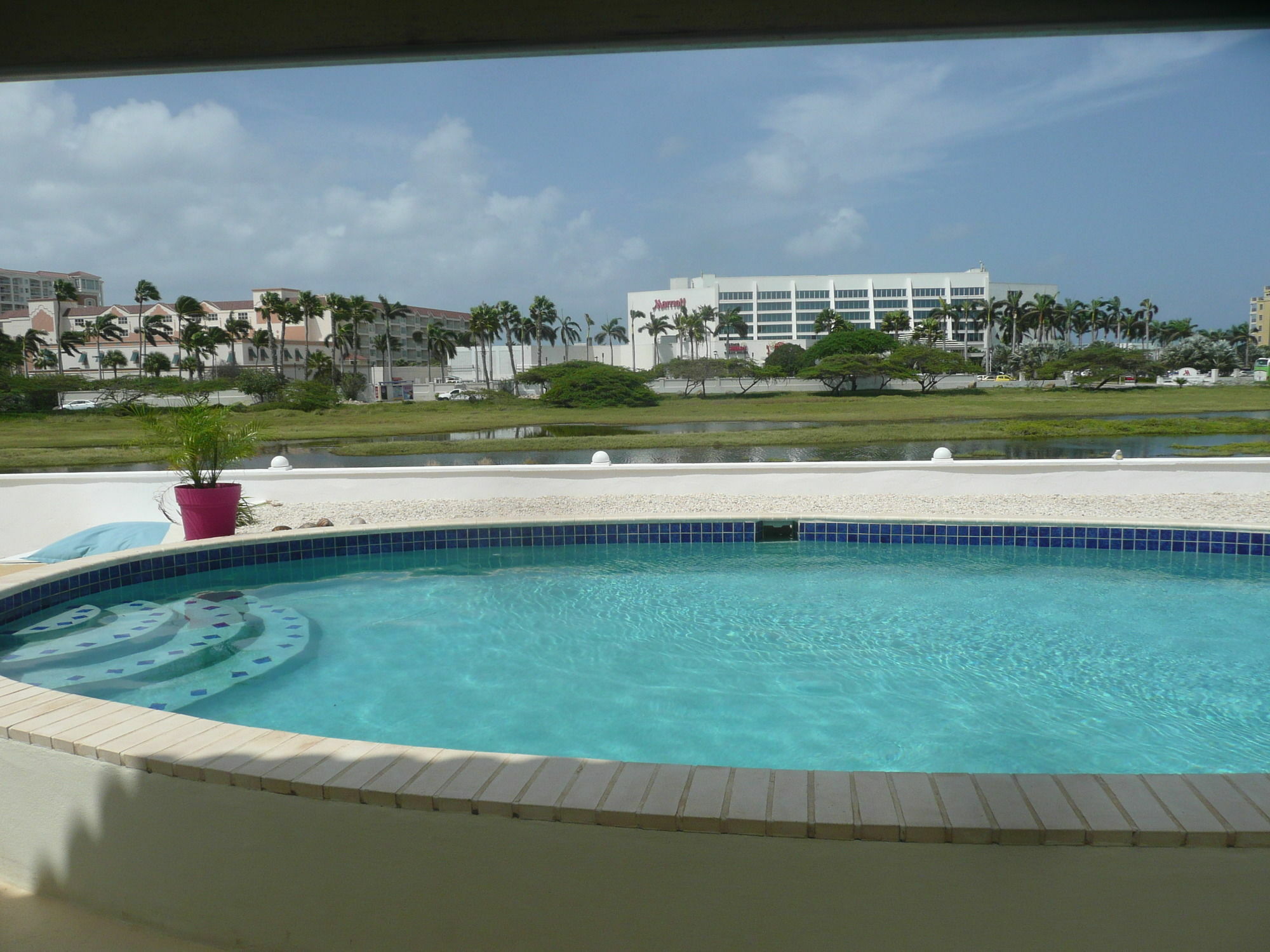 Karibu Aruba Boutique Hotel شاطئ بالم المظهر الخارجي الصورة
